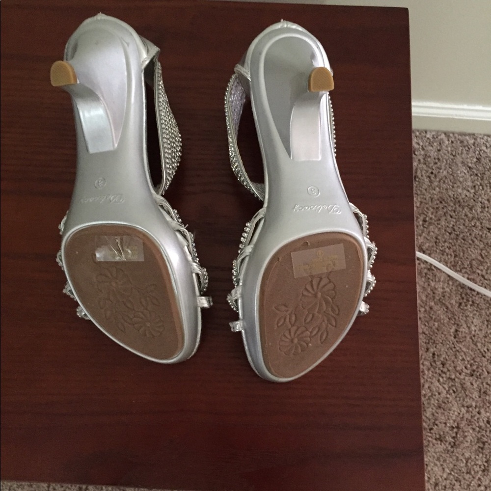 Silver heeled sandals - Picture 3 of 4